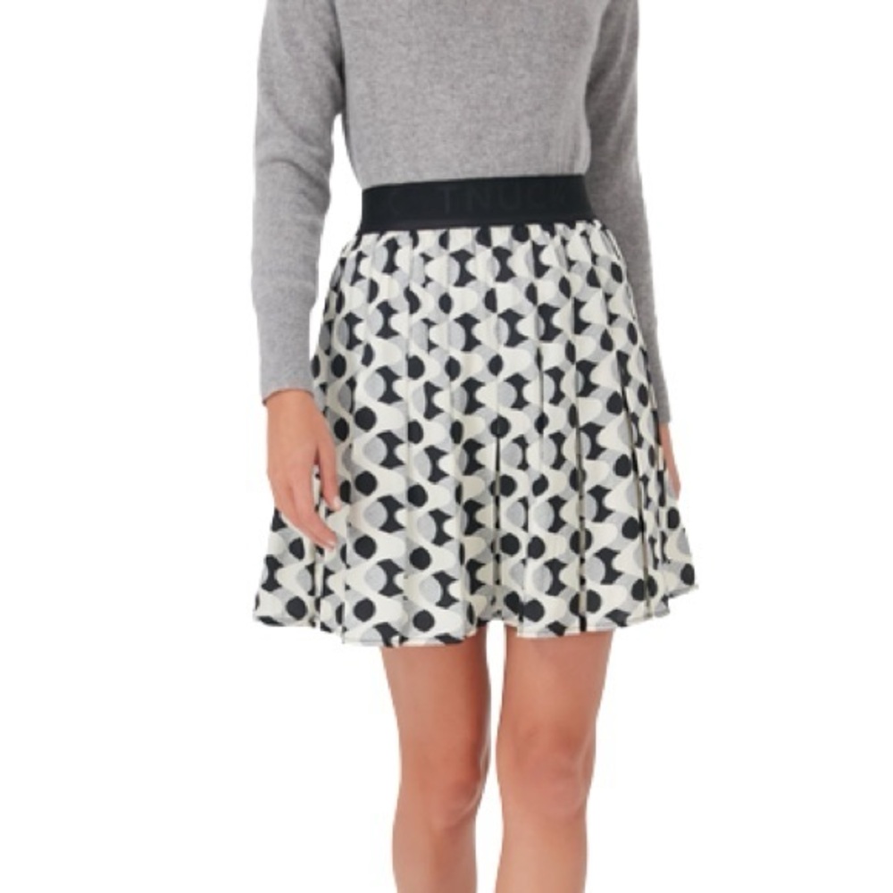 Tuckernuck Pleated Geometric Mini Skirt Black Cream Elastic Waist Small NWT